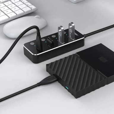 NÖRDIC strømforsynet 4-ports hub USB-C 3.0 5Gbps med individuel switch 25 cm kabel aluminium sort med strømforsyning