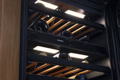 Miele Vinskab KWTUS 7196 E (Integreret, 38 flasker)