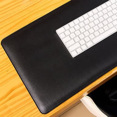 Blødt skrivebordsunderlag i PVC-læder og memory foam 70x30 cm - Svart