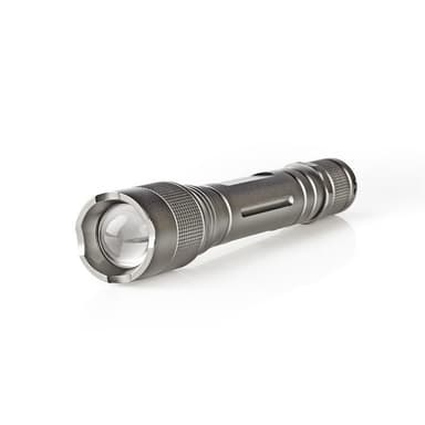 Nedis LED lygte | Batteri | 4,5 V | 3 W | 2x AA | Batterier medfølger | Nominel lysstrøm: 150 lm | Lysområde: 120 m | Stråler Vinkel: 46.1 ° | 10000 Skiftecykler