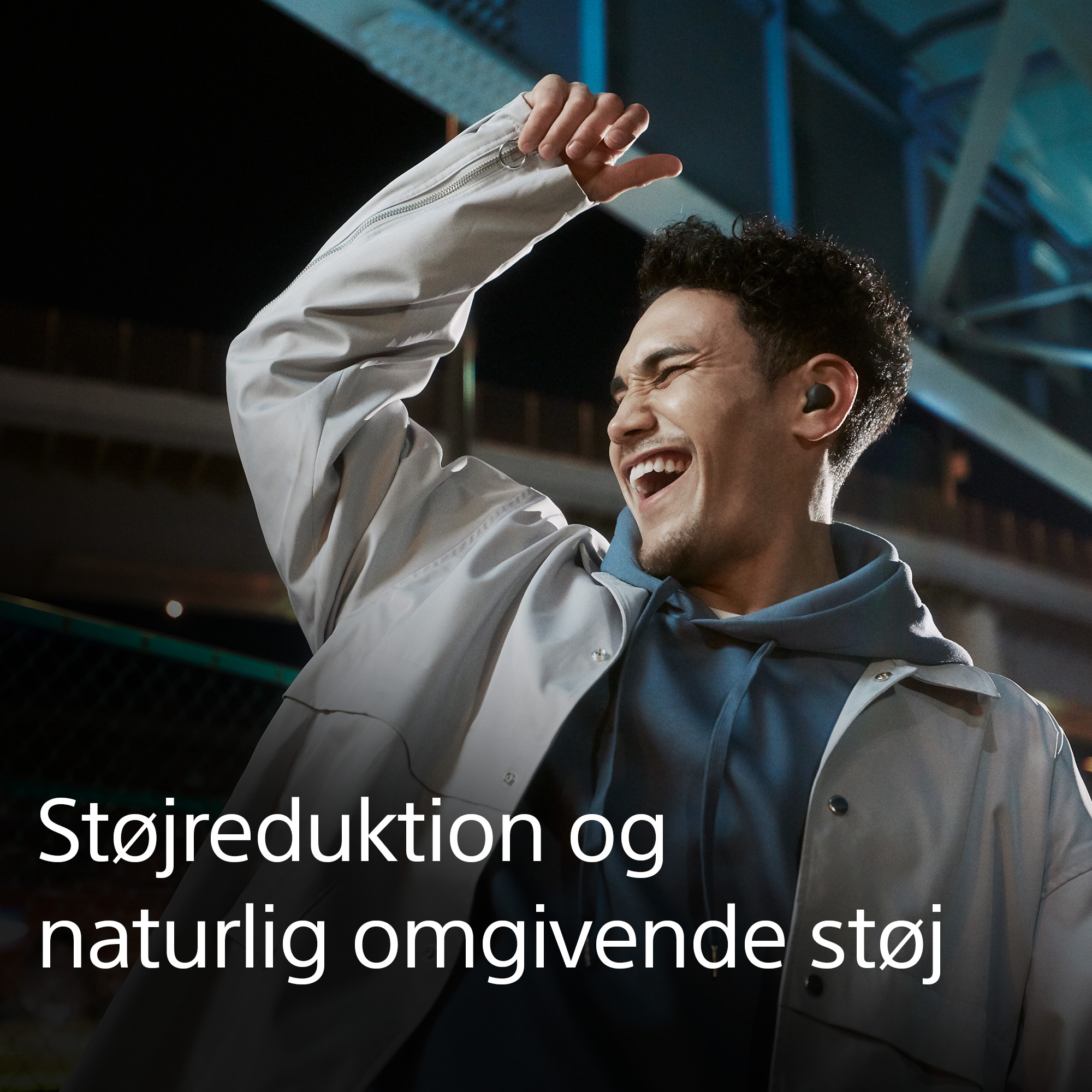 Mand med LinkBuds og tekst om støjreduktion