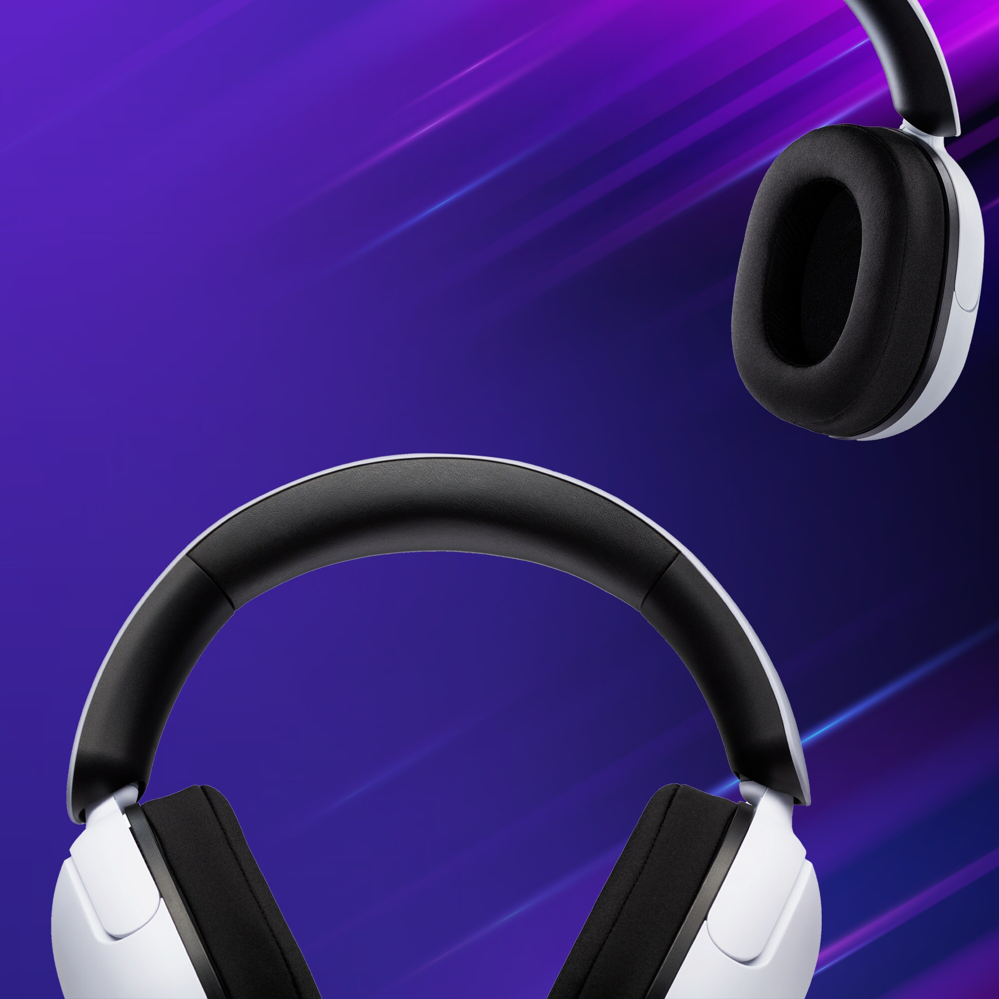 To sæt Sony Inzone gaming hovedtelefoner på en blå lilla baggrund