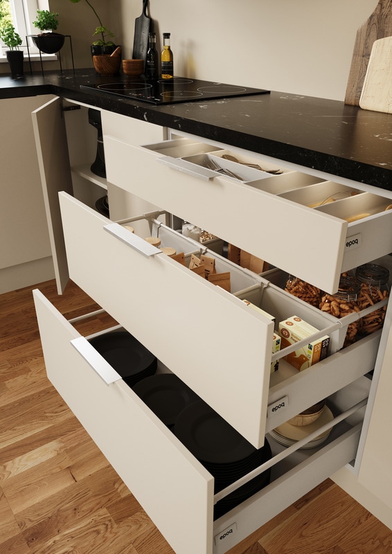 EPOQ-køkken med sort bordplade og skuffesystem med opbevaring