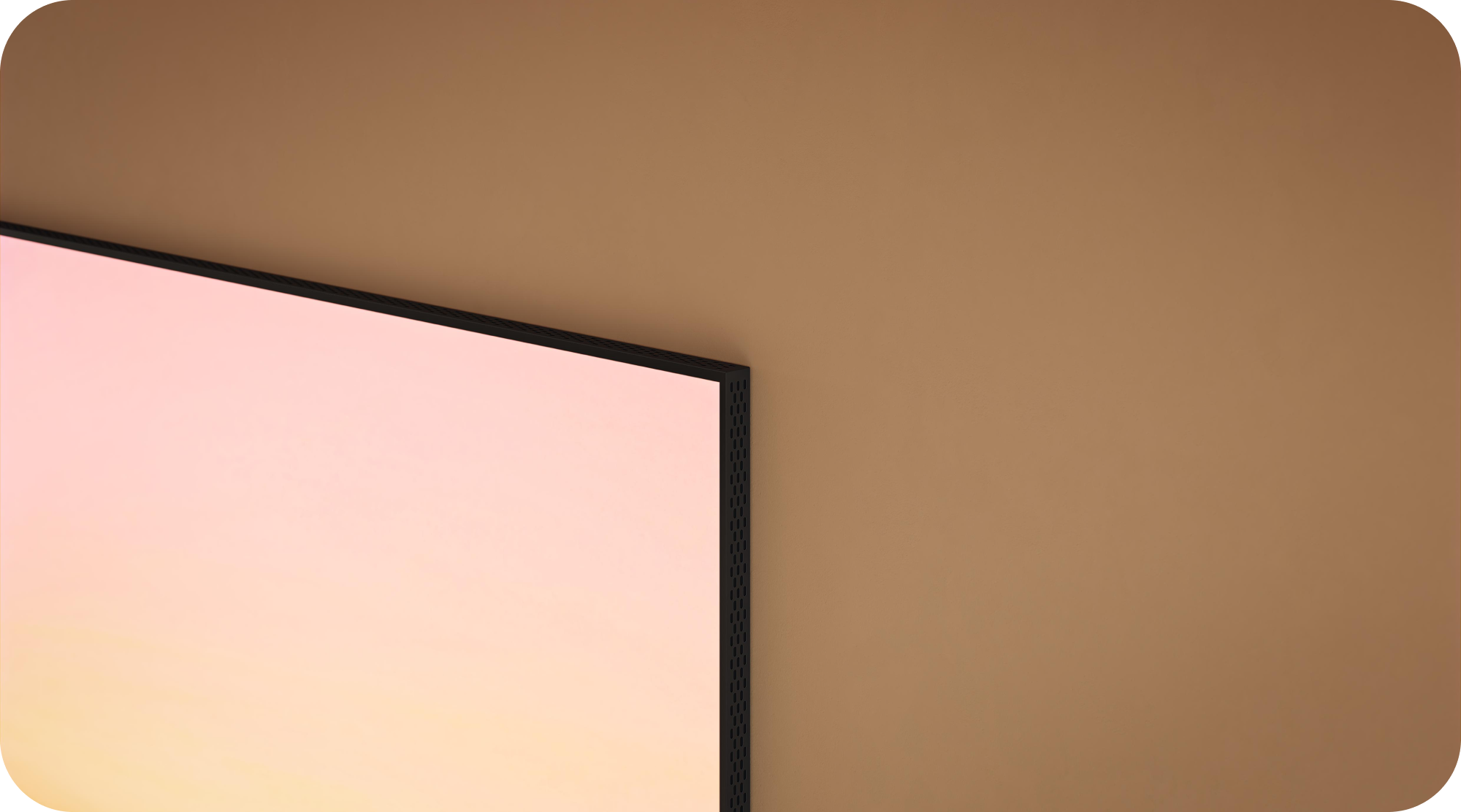 Nærbillede af hjørnet af Samsung Neo QLED 8K TV på en beige væg