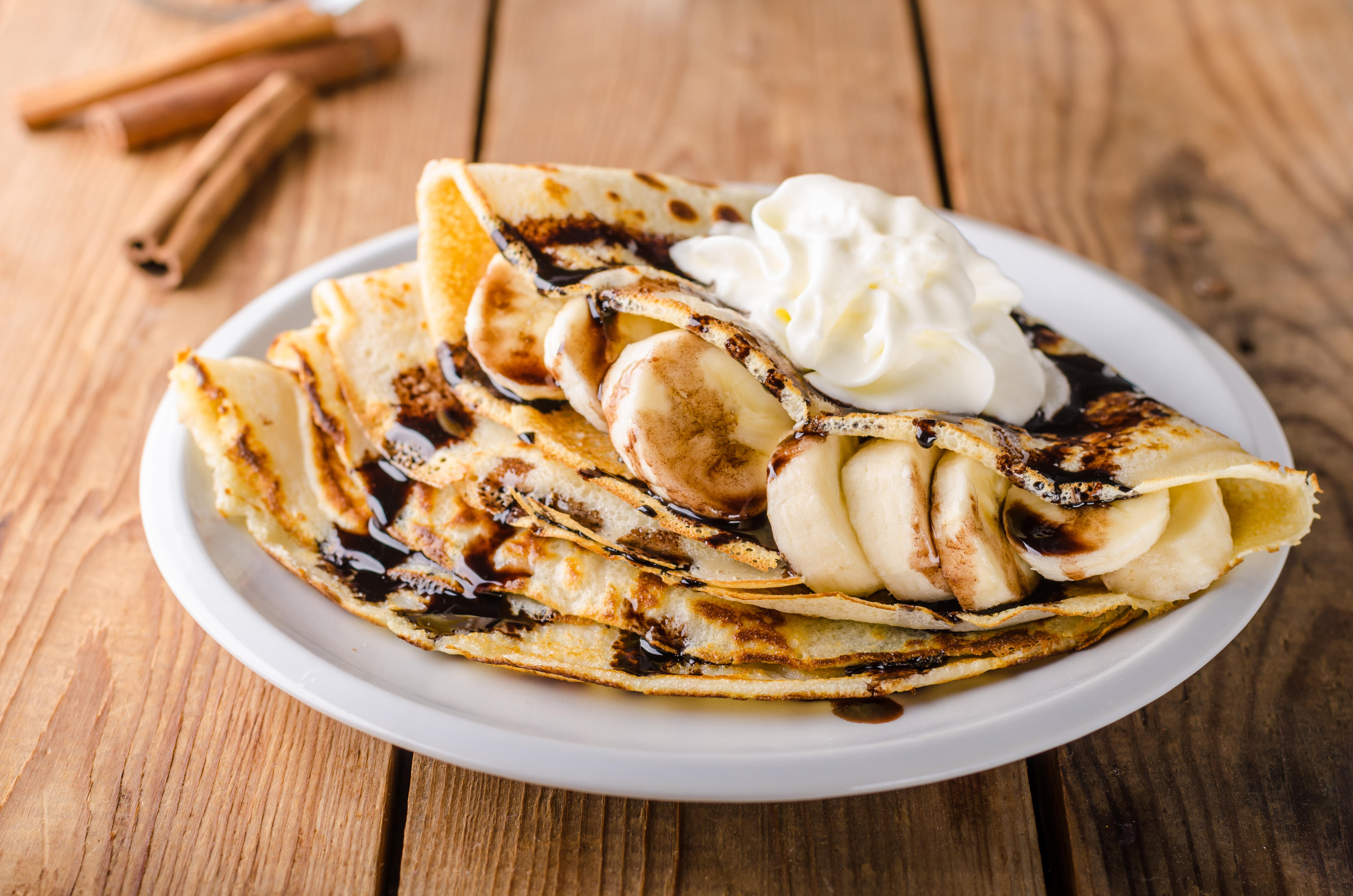 Pandekagedagen 2024 - Crepes med banan, flødeskum og chokolade