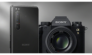 Sony Xperia 5 II telefon og Sony Alpha kamera