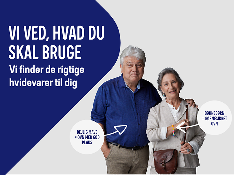 Ældre mand og dame der er på udkig efter en ny ovn