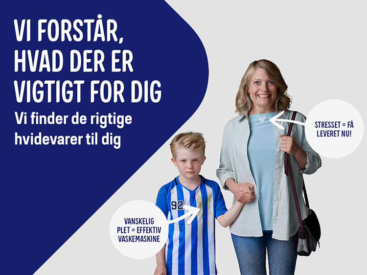 Vi forstår hvad der er vigtigt for dig - Mor står og holder søn i hånden. Søn har beskidt fodboldtøj på.
