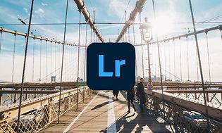 Adobe Lightroom-logo over et billede af Brooklyn broen