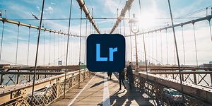 Adobe Lightroom-logo over et billede af Brooklyn broen