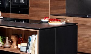 Sort dekton bordplade på køkkenø