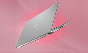 Svævende Swift 3 med pink baggrund