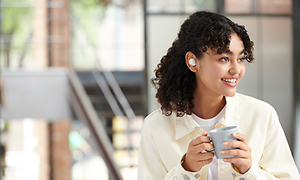 Sony-WF-C500-woman with headphones