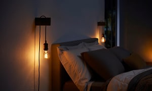 Philips Hue lyspære brugt til at oplyse ved en seng