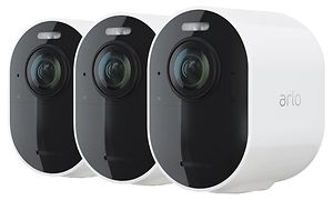 Tre Arlo Ultra 2 4K kameraer ved siden af hinanden