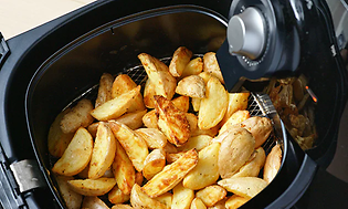 Kartoffelbåde i en airfryer
