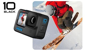 GoPro Hero 10 Black foran en skiløber, der udfører et hop