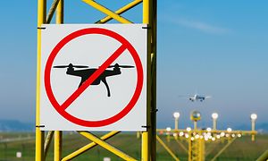 droner forbudt skilt ved landingsbane