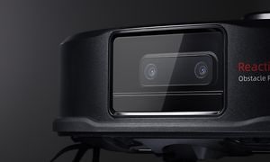 Nærbillede af Roborock S6 MaxV-støvsuger med sort baggrund