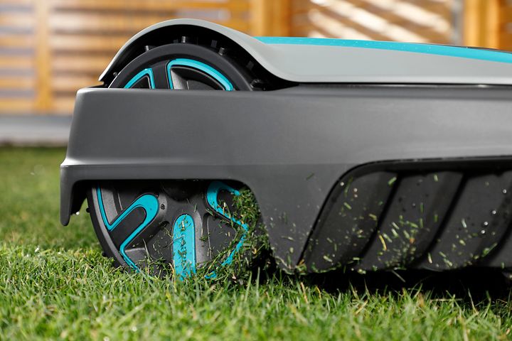 Robotplæneklipper på græsplæne