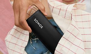 Sonos Roam tage ud af taske