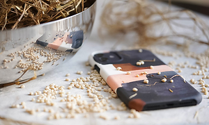 A Good Company - A Good Company iPhone cover med linfrø