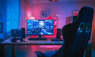 Gaming-setup med gamingstol