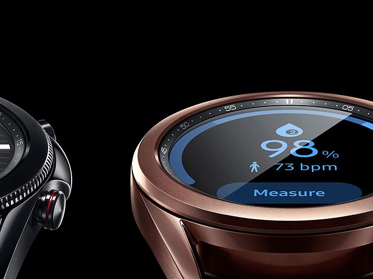 Galaxy Watch 3 i to versioner ved siden af hinanden