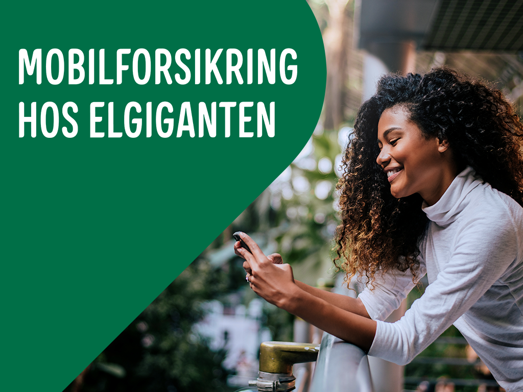 Mobilforsikring-banner: Kvinde sidder med mobiltelefon udenfor