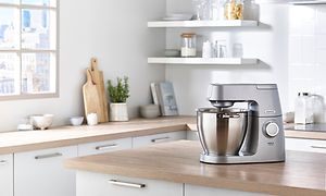 Kenwood Chef XL Elite køkkenmaskine i et køkken