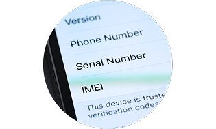 Mobilforsikring: Telefon med IMEI-nummer på skærmen.