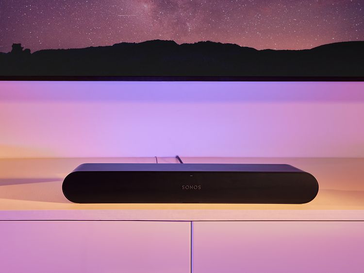 Sonos-Sort Snos Ray soundbar under TV