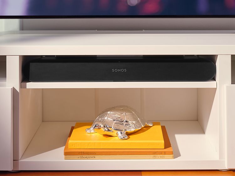 Sonos-Ray soundbar integreret i hylde