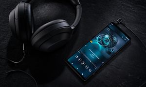 Sony Xperia 1 IV og hovedtelefoner