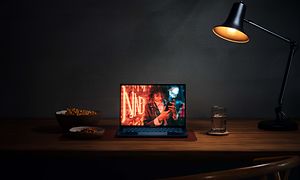 ZenBook 14 OLED - På et bord