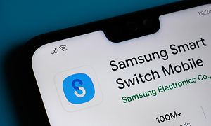 Samsung Smart Switch-mobilapp set på skærmen af Samsung-mobil