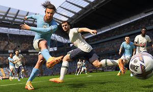 FIFA 23 - Jack Grealish spiller fodbold på et stadion