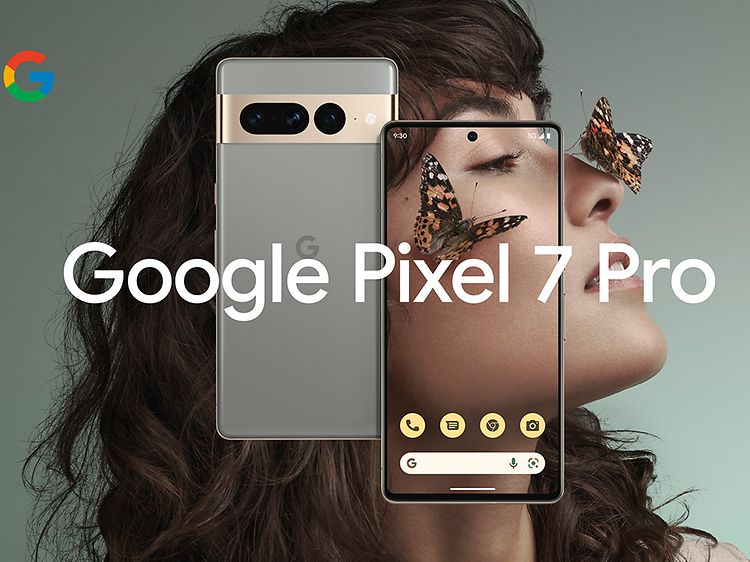 To Google Pixel 7 Pro telefoner, med en dame bagved, der har sommerfugle siddende på næse og kind