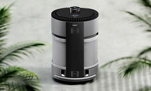 Tidløst designet luftrensningsrobot midt i grønne omgivelser