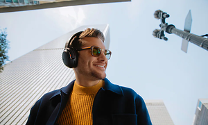 Mand i New York med hovedtelefoner