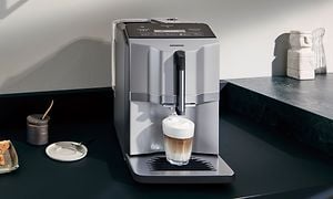 06_PCP_Siemens_PIS_Empowering_family_coffee_machines_freestanding_coffee_machine_EQ300_pcp1