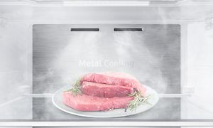 Indersiden af en fryser med endnu mere jævn køling ved hjælp af Metal Cooling