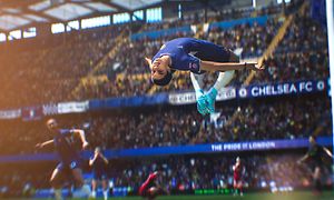 EA Sports FC 24 - Screenshot af en kvindelig fodboldspiller der lavet et backflip på et stadion