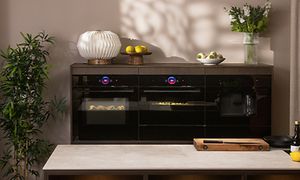 Bosch accent-line Carbon Black ovne indbygget i køkkenet omkring detaljer