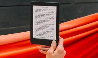En Kobo e-bogslæser og en hængekøje