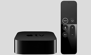 Apple TV og sort fjernbetjening