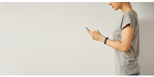 Kvinde med smartphone