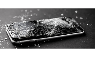Smartphone med en smadret skærm