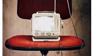 Retro mini-TV på en stol