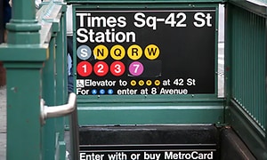 trapper til times square subway station